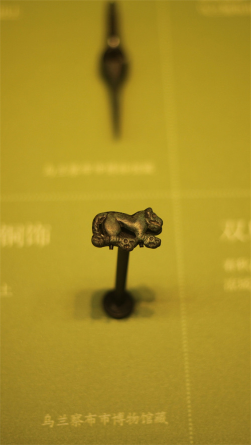 1722241230677535.jpg 春秋战国 虎纹铜牌饰 乌兰察布市博物馆藏2.jpg